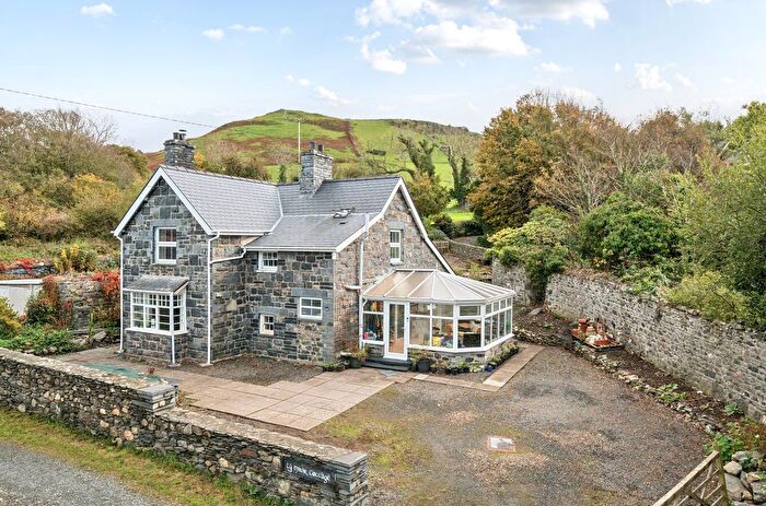 3 Bedroom Cottage For Sale In Tywyn, Gwynedd, LL36