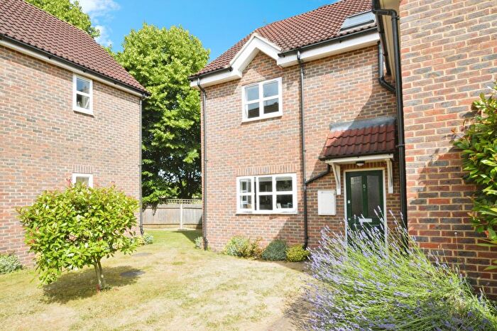 1 Bedroom Flat To Rent In Banfield Court, London Colney, AL2