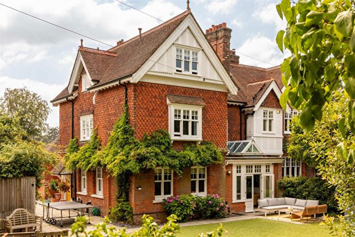 5 Bedroom House For Sale In Wray Common Road, Reigate, RH2