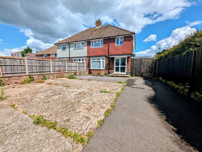 3 Bedroom Semi-Detached House For Sale In Southleigh Road, Denvilles, PO9