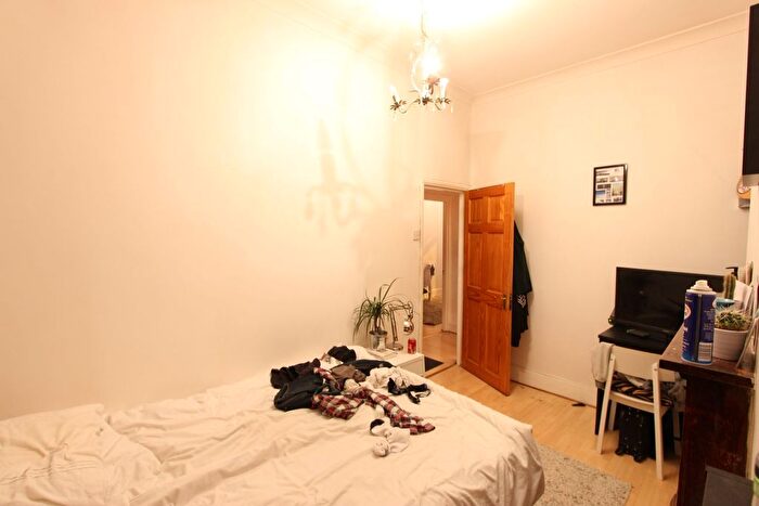 2 Bedroom Flat To Rent In Rectory Road, London, N16