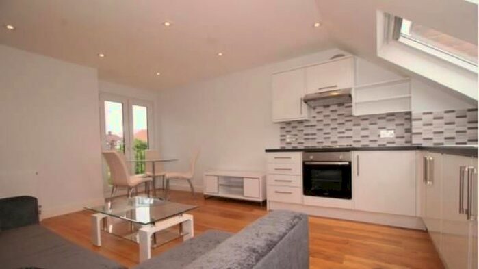1 Bedroom Flat To Rent In Kings Road, Willesden, London, NW10