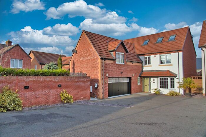 5 Bedroom Detached House For Sale In Blind Pond Lane, Bow Brickhill, MK17