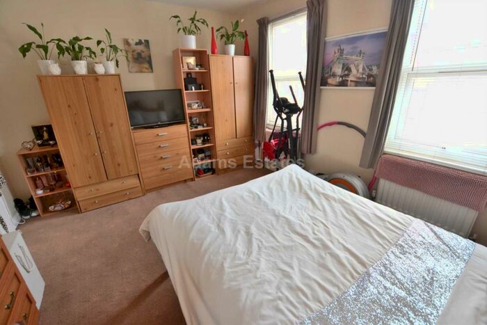 4 Bedroom Terraced House To Rent In Essex Street, Reading, RG2