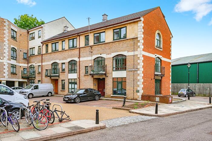 1 Bedroom Flat For Sale In Corner Hall, Hemel Hempstead, HP3