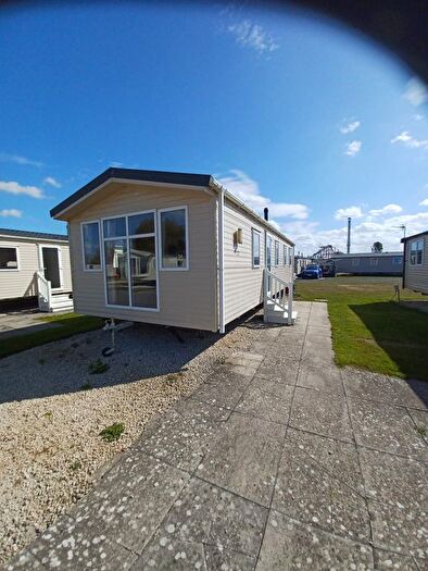 3 Bedroom Park Home For Sale In Flamingo Land, Malton, YO17