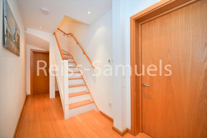 1 Bedroom Flat To Rent In Westferry Road, Isle Of Dogs, Canary Wharf, Docklands, London, E14