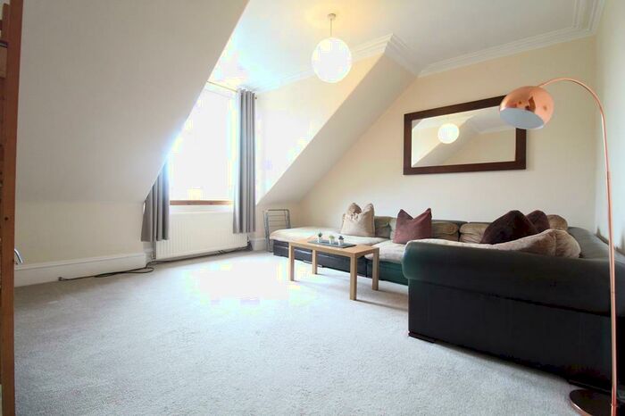 2 Bedroom Flat To Rent In Union Grove, Top Floor, AB10