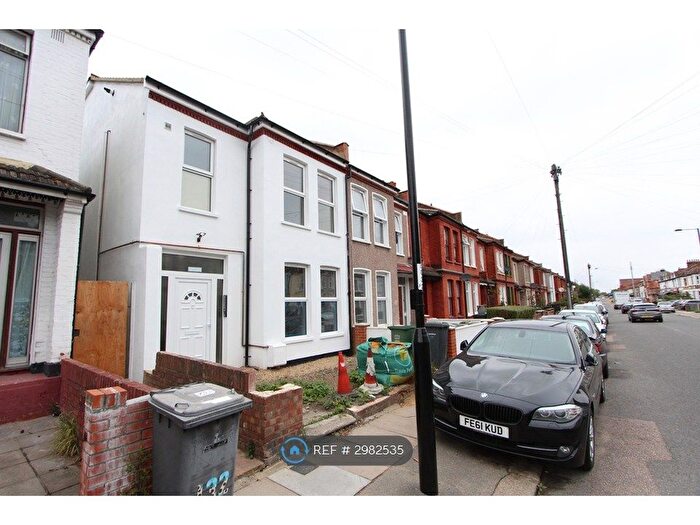 Studio To Rent In Torridon Road, London, SE6