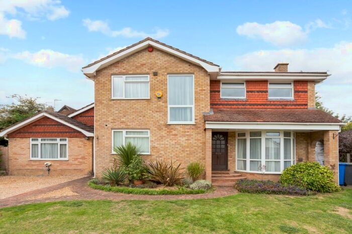 4 Bedroom Detached House To Rent In Beaulieu Close Datchet, SL3