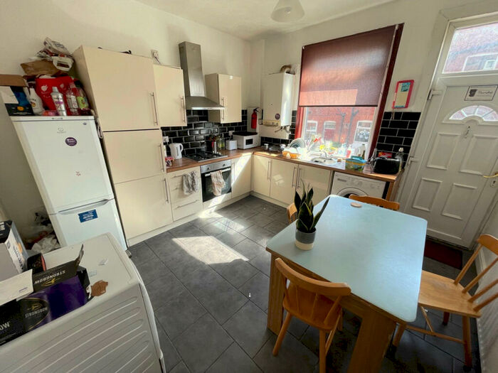 4 Bedroom Terraced House To Rent In Harold Grove, Leeds, West Yorkshire, LS6
