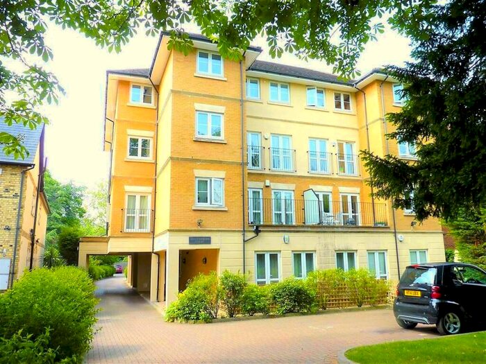 2 Bedroom Flat To Rent In Copers Cope Road, Beckenham, BR3