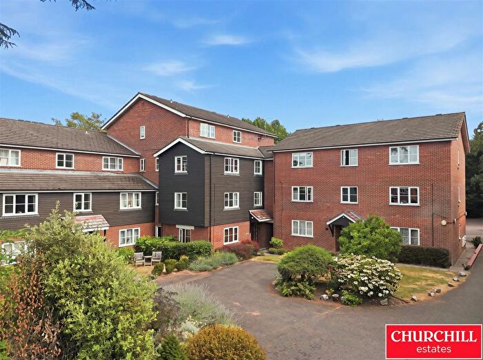 2 Bedroom Flat For Sale In Cedar Court, Grosvenor Road, Wanstead, E11