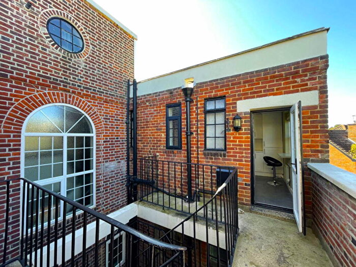 3 Bedroom Flat For Sale In Festing Road, Southsea, Hampshire, PO4