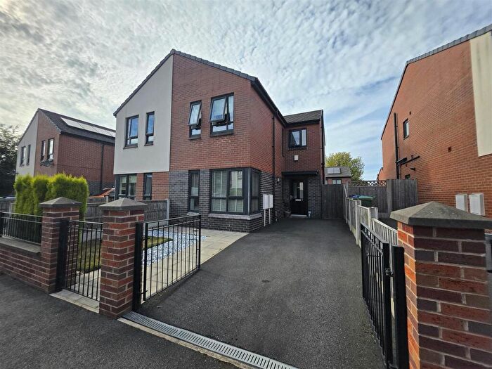 2 Bedroom Semi Detached House For Sale In Heartwood Road, Manchester, M23
