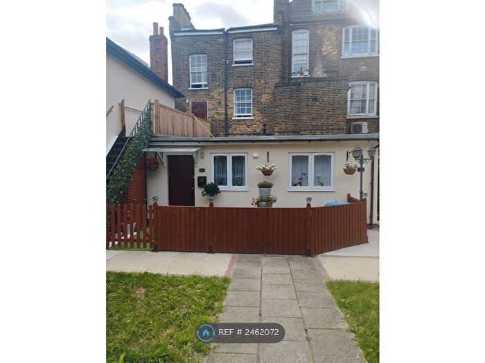 1 Bedroom Flat To Rent In London Road, Mitcham, CR4