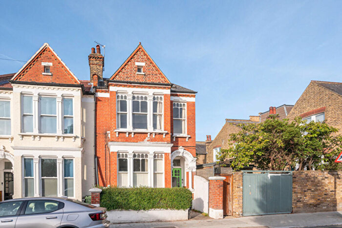 2 Bedroom Flat For Sale In Chestnut Grove, Nightingale Triangle, London, SW12