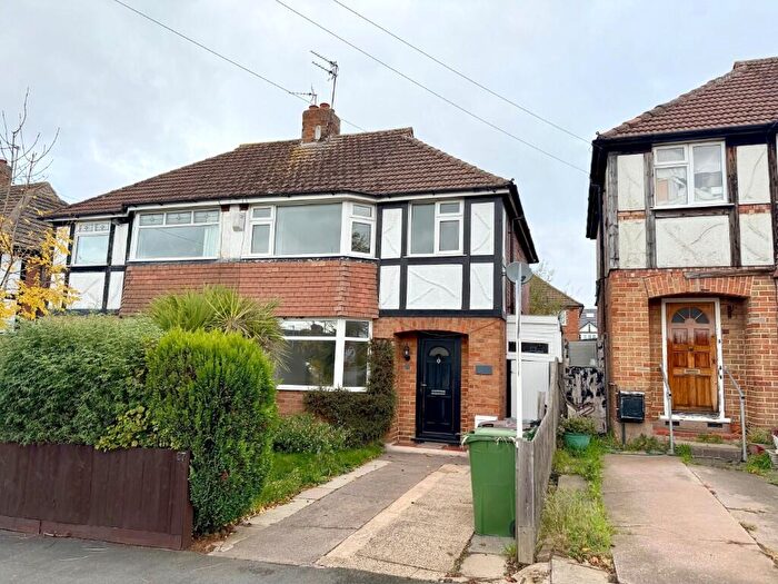 3 Bedroom Semi-Detached House To Rent In Uplands Road, Oadby, Leicester, Leicestershire, LE2