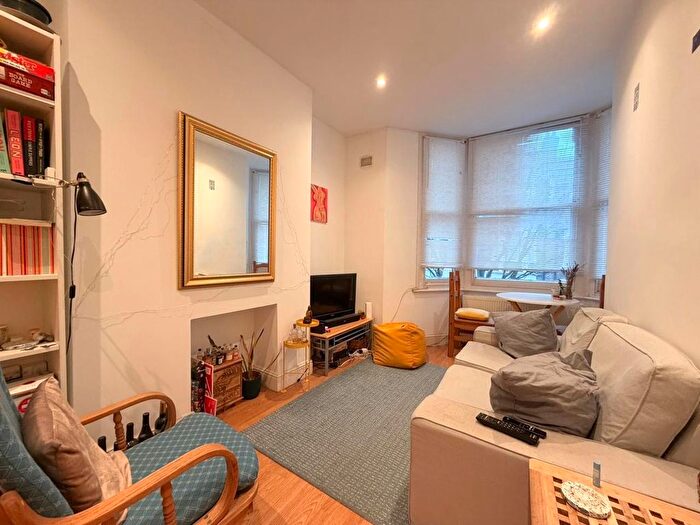 2 Bedroom Flat To Rent In Portnall Road, Queens Park, London, W9