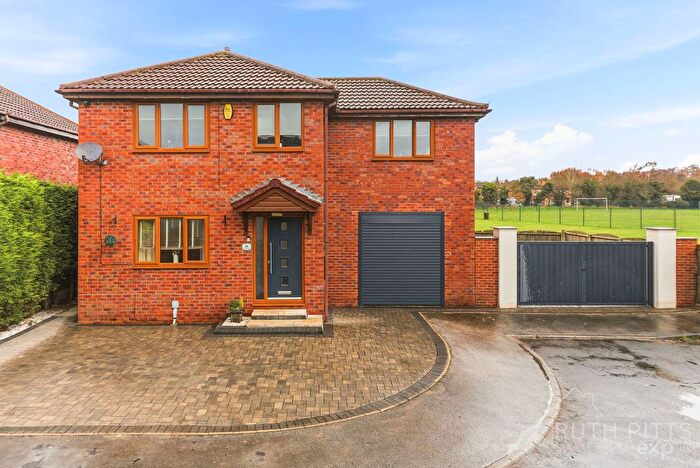 3 Bedroom Detached House For Sale In Moorhouse View, South Elmsall, WF9