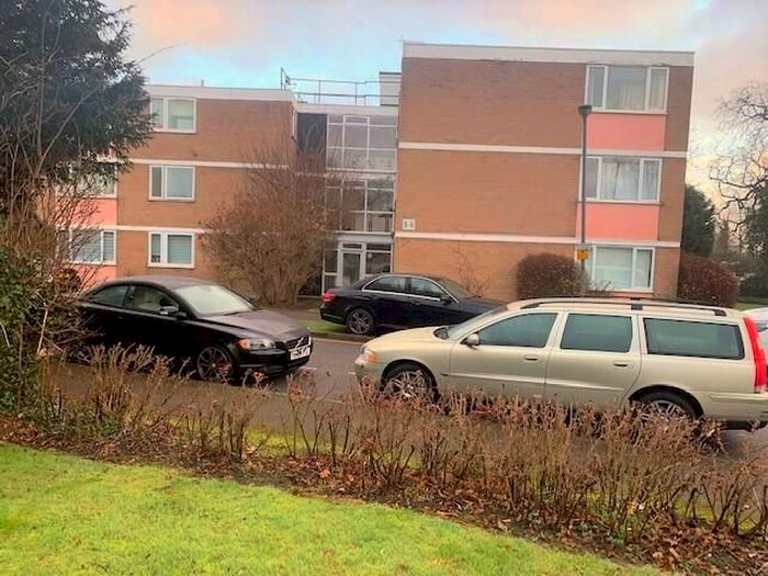 2 Bedroom Flat To Rent In Boreham Holt, Elstree, Borehamwood, WD6