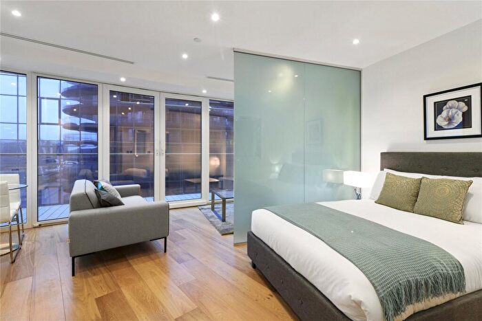 Apartment To Rent In Arena Tower, Crossharbour Plaza, E14
