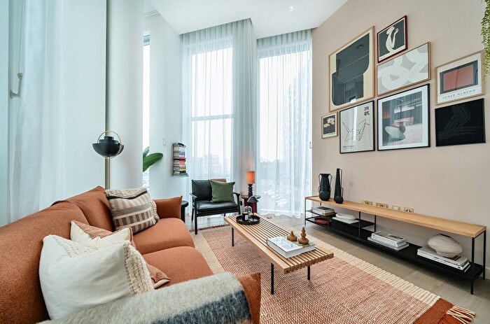 2 Bedroom Flat For Sale In Peninsula Riverfront, Cutter Lane, Greenwich Peninsula, SE10