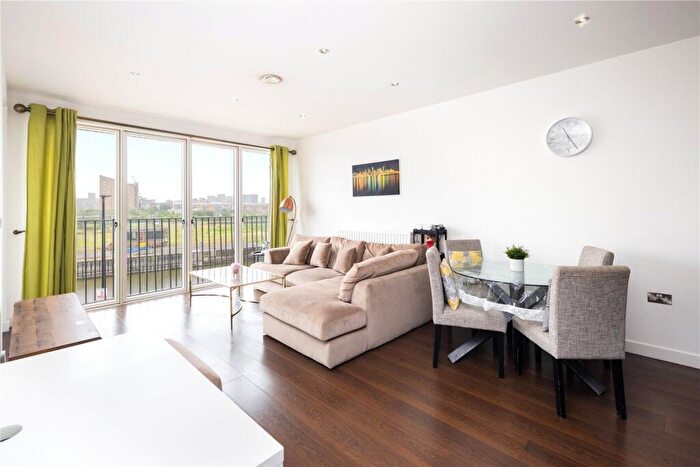2 Bedroom Flat To Rent In Rendel Apartments, Lock Side Way, London, E16