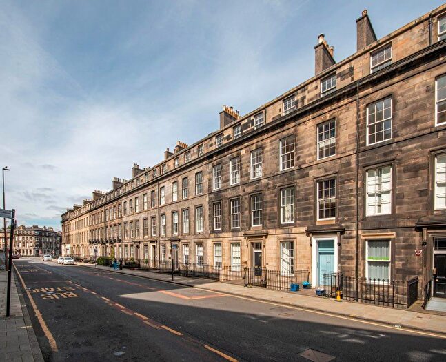 6 Bedroom Flat To Rent In L Torphichen Street, Edinburgh, EH3