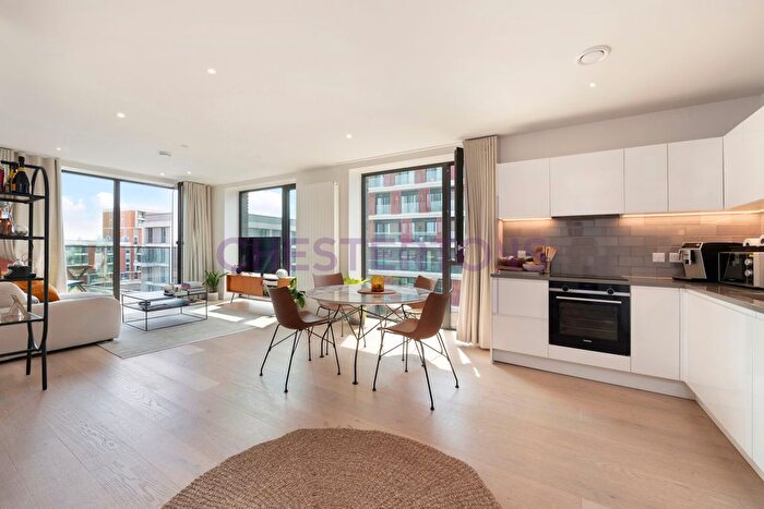 2 Bedroom Flat To Rent In Royal Crest Avenue, Silvertown, E16