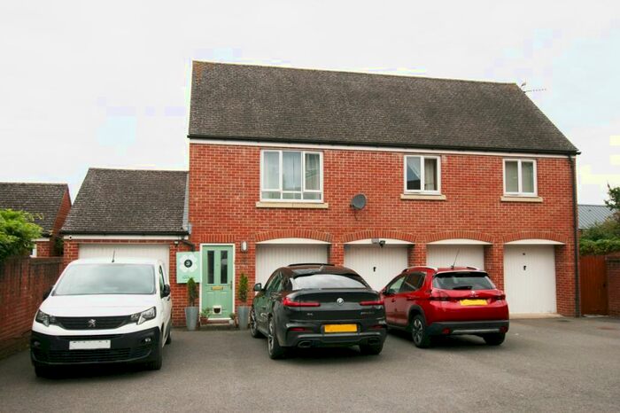 2 Bedroom Link Detached House To Rent In Sandbourne Road, Haydon End, Swindon, SN25