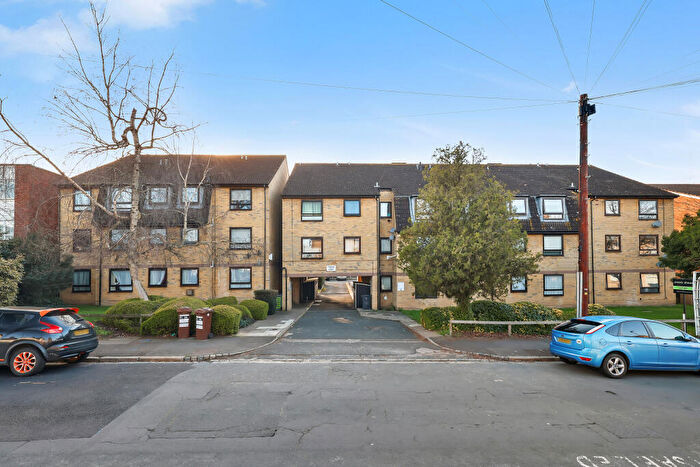 2 Bedroom Flat For Sale In Howard Road, SE25