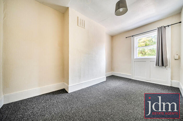 2 Bedroom Apartment To Rent In Brandram Road, London, SE13