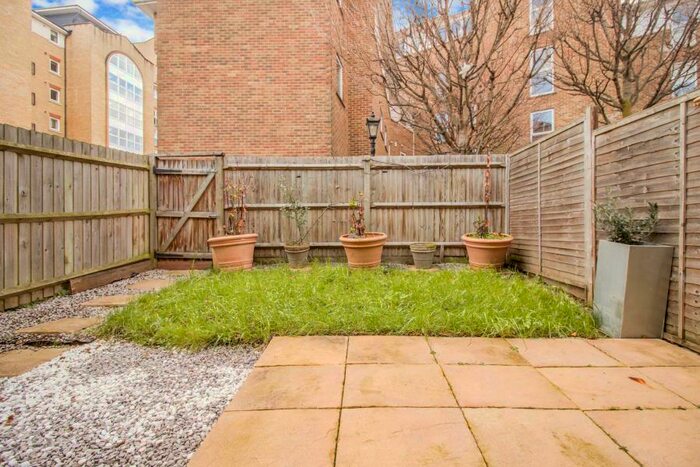 2 Bedroom Terraced House For Sale In Albert Mews Limehouse, E14
