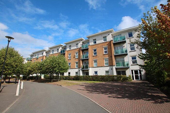 1 Bedroom Apartment For Sale In Highbury Drive, Leatherhead, KT22