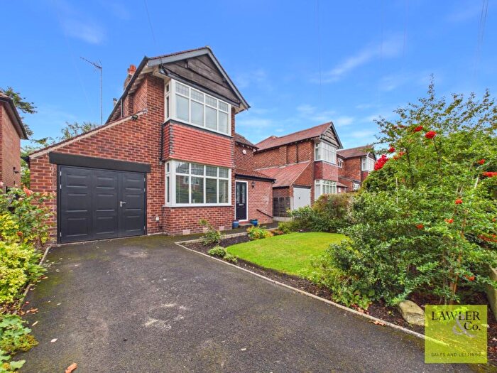 3 Bedroom Detached House For Sale In Brookfield Avenue, Poynton, Stockport, Cheshire, SK12