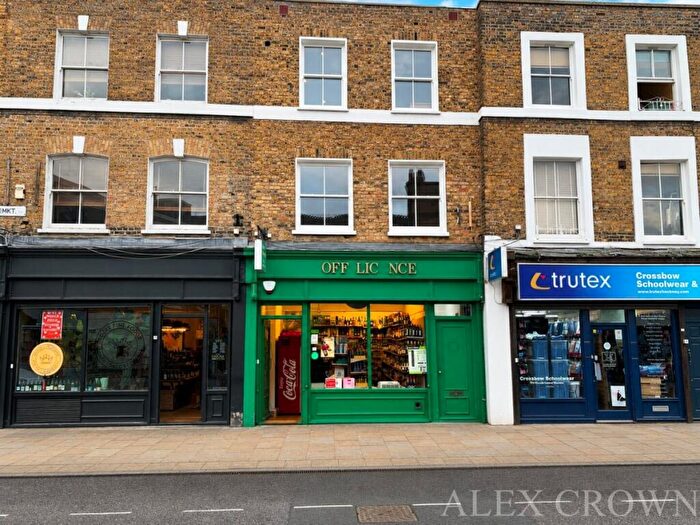 3 Bedroom Flat To Rent In Broadway Market, London Fields, E8