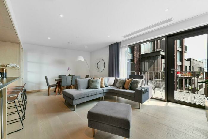 2 Bedroom Apartment To Rent In Legacy Building, Embassy Gardens, London, SW11