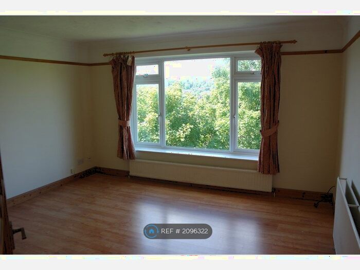 2 Bedroom Flat To Rent In Somerset Road, New Barnet, Barnet, EN5