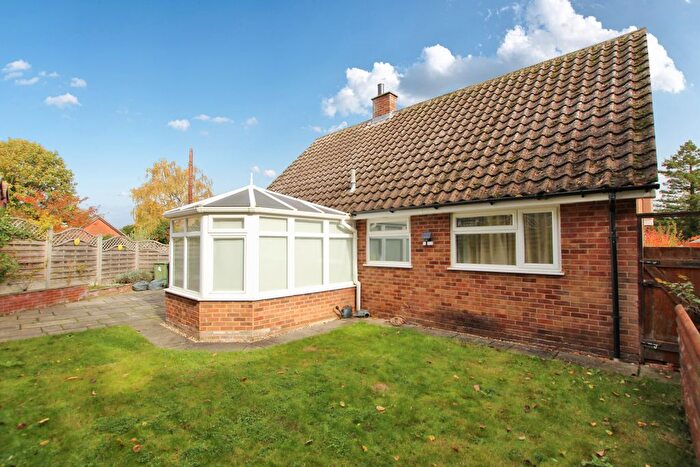 2 Bedroom Detached Bungalow For Sale In Manor Court, Blunham, MK44