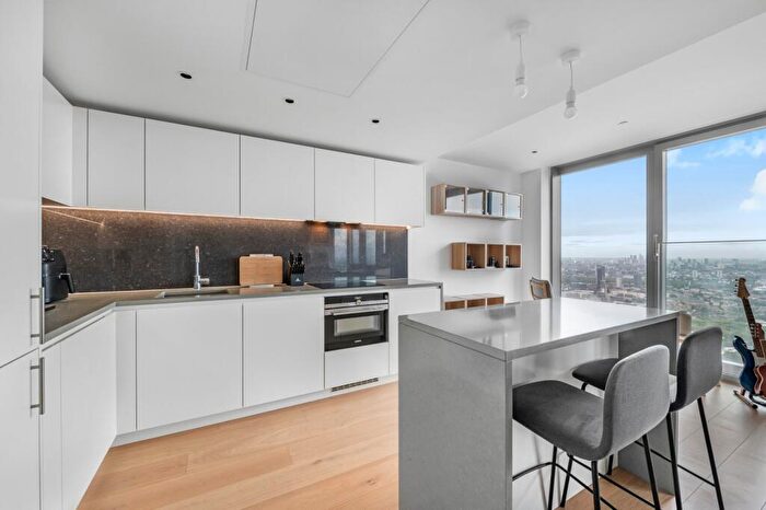 2 Bedroom Flat For Sale In Marsh Wall, Millwall, E14