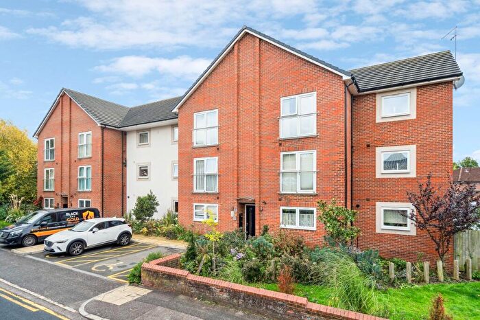 2 Bedroom Apartment For Sale In Ruskin Court, Oakridge Road, High Wycombe, HP11