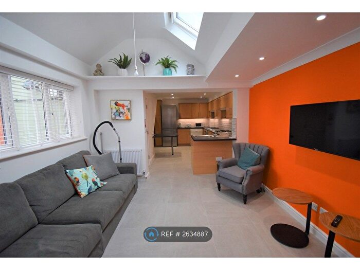 8 Bedroom Semi-detached House To Rent In Granby Gardens, Reading, RG1