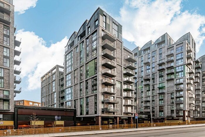 2 Bedroom Flat To Rent In Caxton Street North, Canning Town, E16