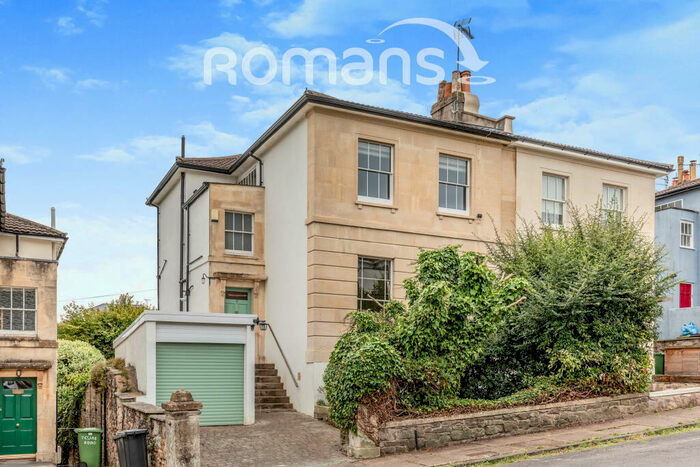 5 Bedroom Semi-Detached House To Rent In Clare Road, Cotham, BS6