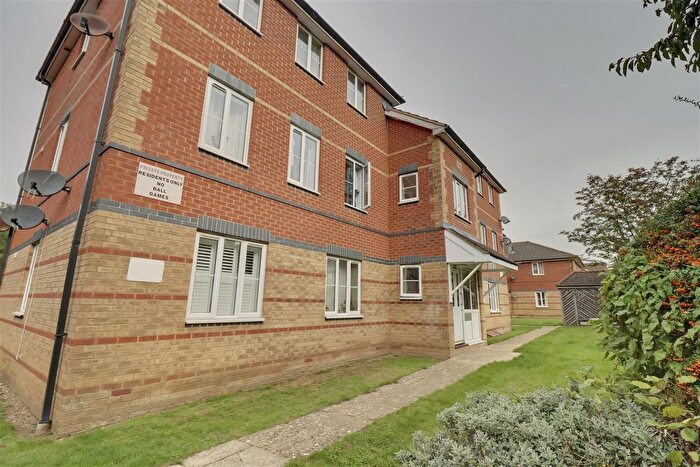 1 Bedroom Flat For Sale In Coronation Road, Waterlooville, PO7