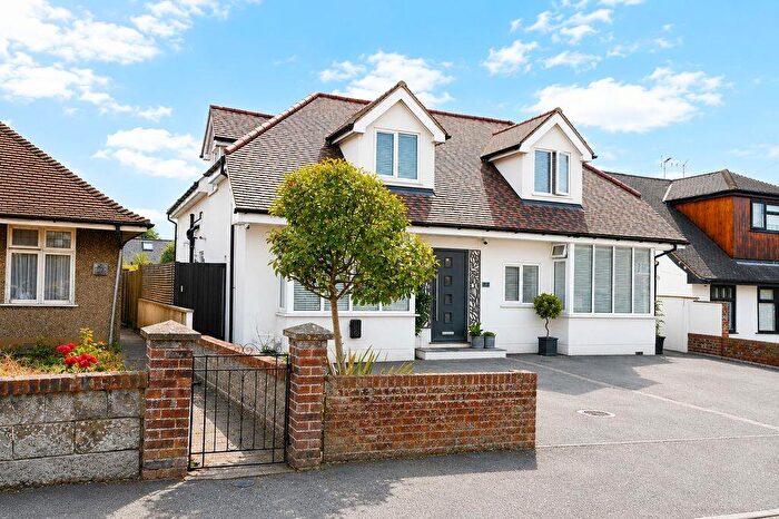 3 Bedroom Semi-Detached House For Sale In Cavendish Way, Maidstone, ME15