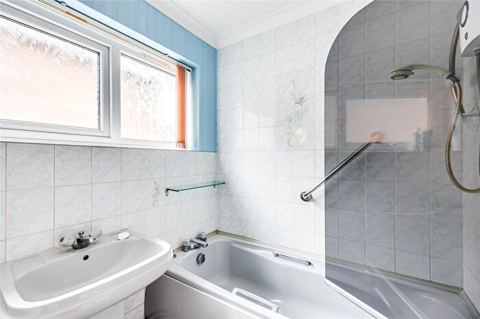 2 Bedroom Bungalow For Sale In Salford Road, Aspley Guise, Bedfordshire, MK17