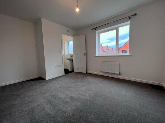 3 Bedroom Semi-Detached House To Rent In Stonyfield Road, Whiteley, Fareham, PO15