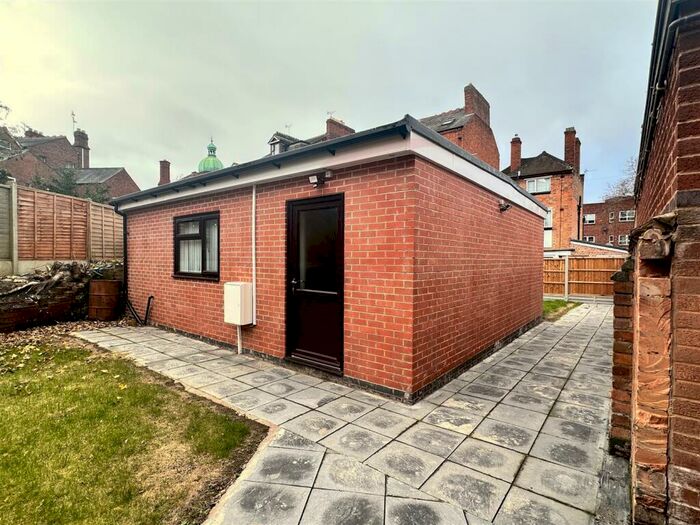 1 Bedroom Detached Bungalow To Rent In Severn Street, Stoneygate, Leicester, LE2